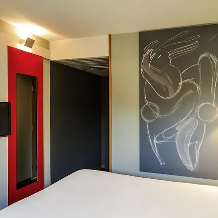 Ibis Seville