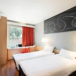 Hotel Ibis *