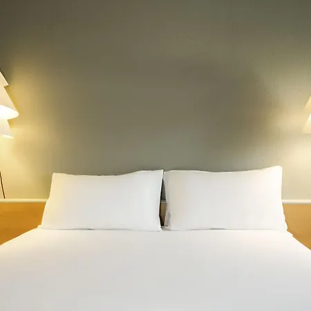 Ibis Отель *